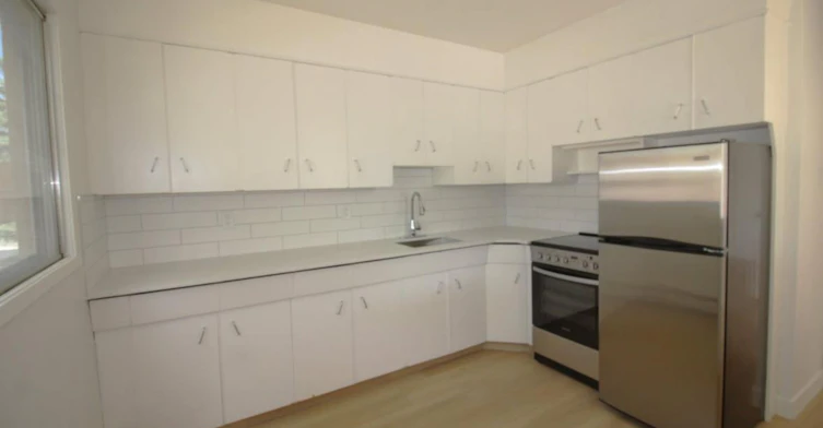 12403 117 Avenue Northwest, Edmonton, AB, T5M 3G6 - 8