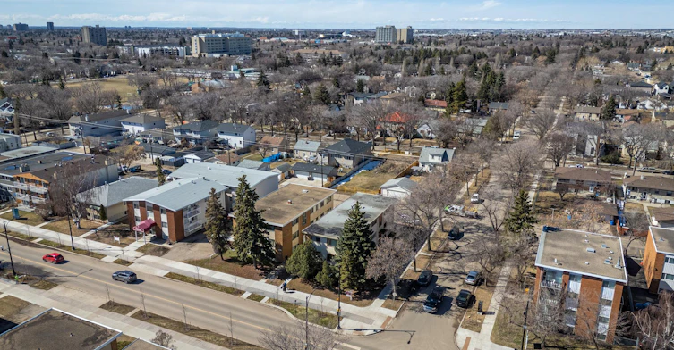 12403 117 Avenue Northwest, Edmonton, AB, T5M 3G6 - 27