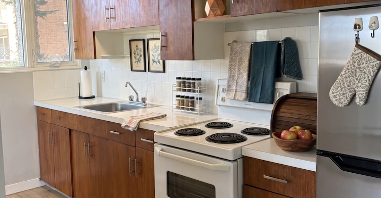 6110 118 Avenue Northwest, Edmonton, AB, T5W 1E8 - 3