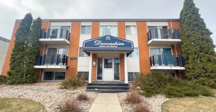 208-10630 108 Street Northwest, Edmonton, AB, T5H 3A1 - 10