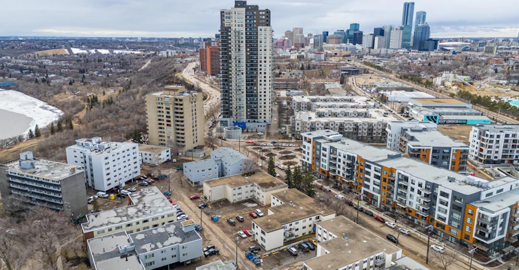 10965 84 Street Northwest, Edmonton, AB, T5H 1M5 - 9