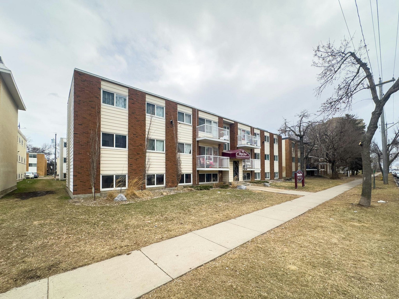 10965 84 Street Northwest, Edmonton, AB, T5H 1M5 - 5