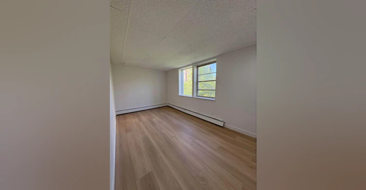 9903 105 Street NW, Edmonton, AB, T5K 0E5 - 3