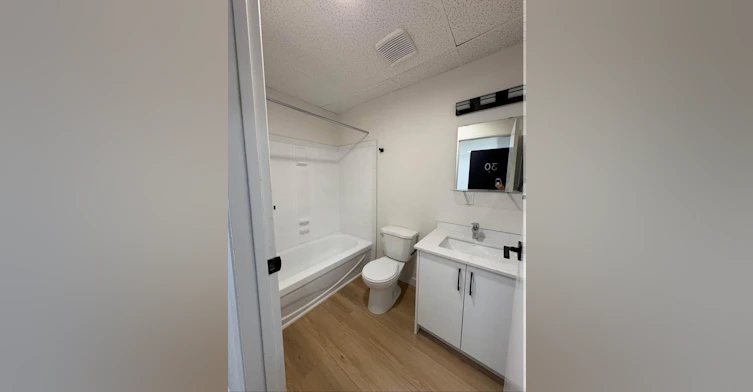 9903 105 Street NW, Edmonton, AB, T5K 0E5 - 4