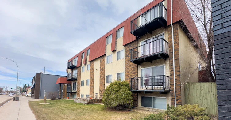 10625 109 Street Northwest, Edmonton, AB, T5H 3B5 - 8