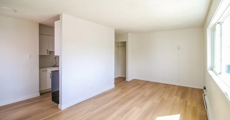 10959 97 Street Northwest, Edmonton, AB, T5H 2P7 - 6