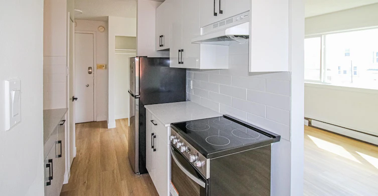 10959 97 Street Northwest, Edmonton, AB, T5H 2P7 - 7