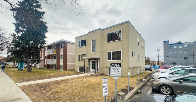 10654 107 Street Northwest, Edmonton, AB, T5H 2Y7 - 14