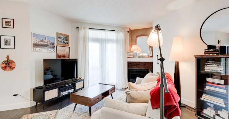 213-527 15 Avenue Southwest, Calgary, AB, T2R 1R5 - 2