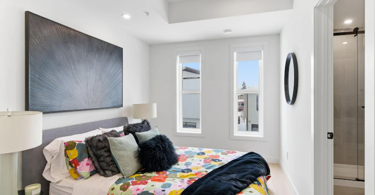 409-415 31 Avenue Northeast, Calgary, AB, T2E 2E3 - 8