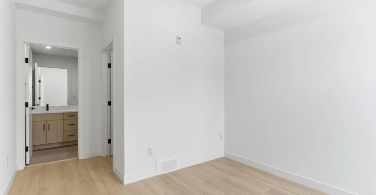 410-415 31 Avenue Northeast, Calgary, AB, T2E 2E3 - 9