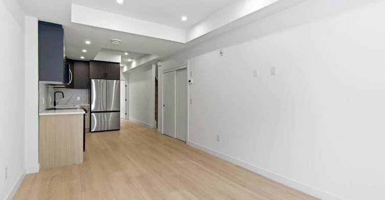410-415 31 Avenue Northeast, Calgary, AB, T2E 2E3 - 2