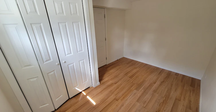 9620 75 Street Northwest, Edmonton, AB, T6C 2H9 - 8