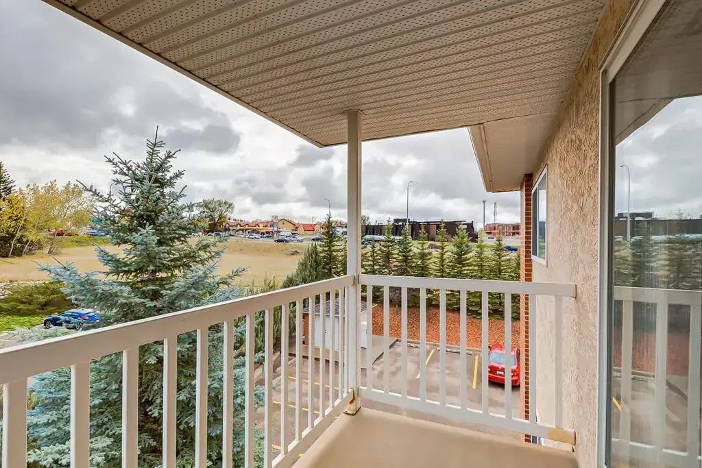 102-845 5 Street SW, Medicine Hat, AB, T1A 4H7 - 9
