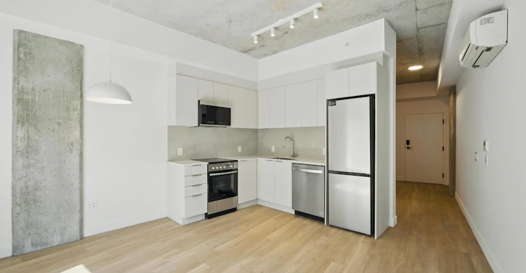 2500 Cavendish Boulevard, Montréal, QC, H4B 2M7