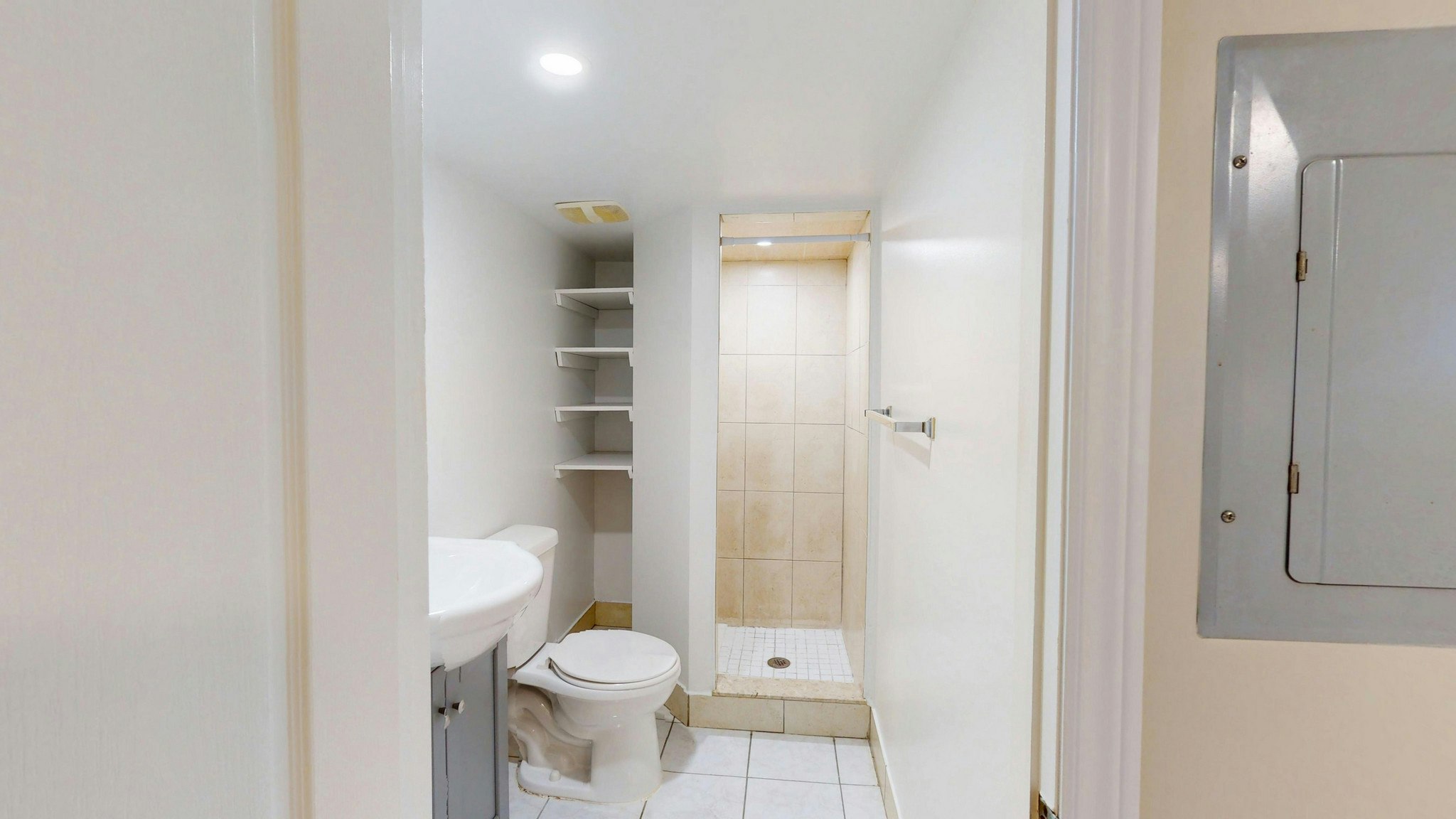 B-79 Rosemount Avenue, Toronto, ON, M9N 3B5 - 7