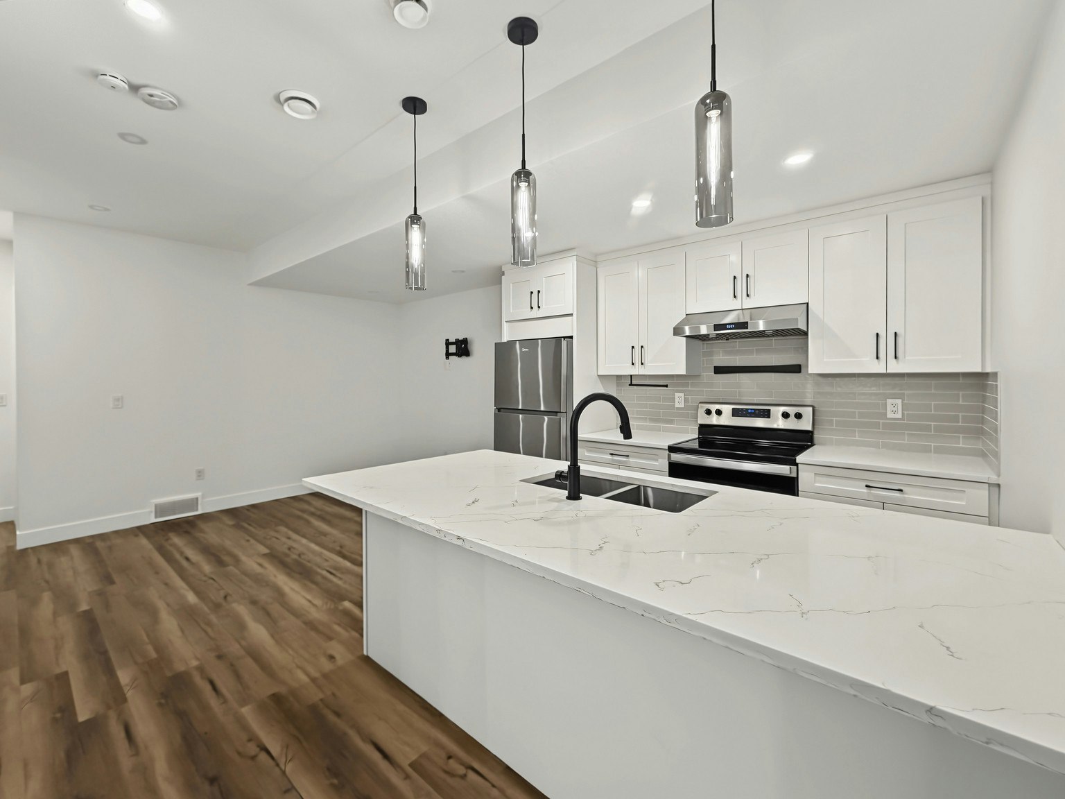 258B-258 22 Avenue Northeast, Calgary, AB, T2E 1T5 - 2