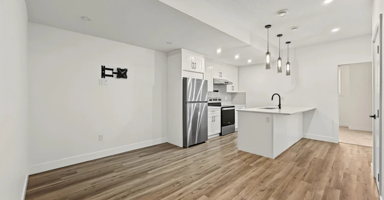 258B-258 22 Avenue Northeast, Calgary, AB, T2E 1T5 - 3
