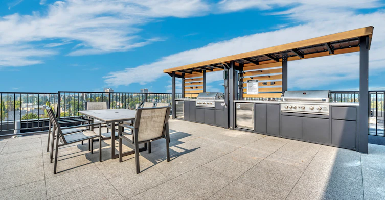 301-2504 22 Street Northwest, Calgary, AB, T2M 3W8 - 4