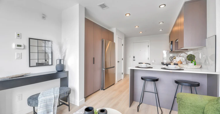 301-2504 22 Street Northwest, Calgary, AB, T2M 3W8 - 34