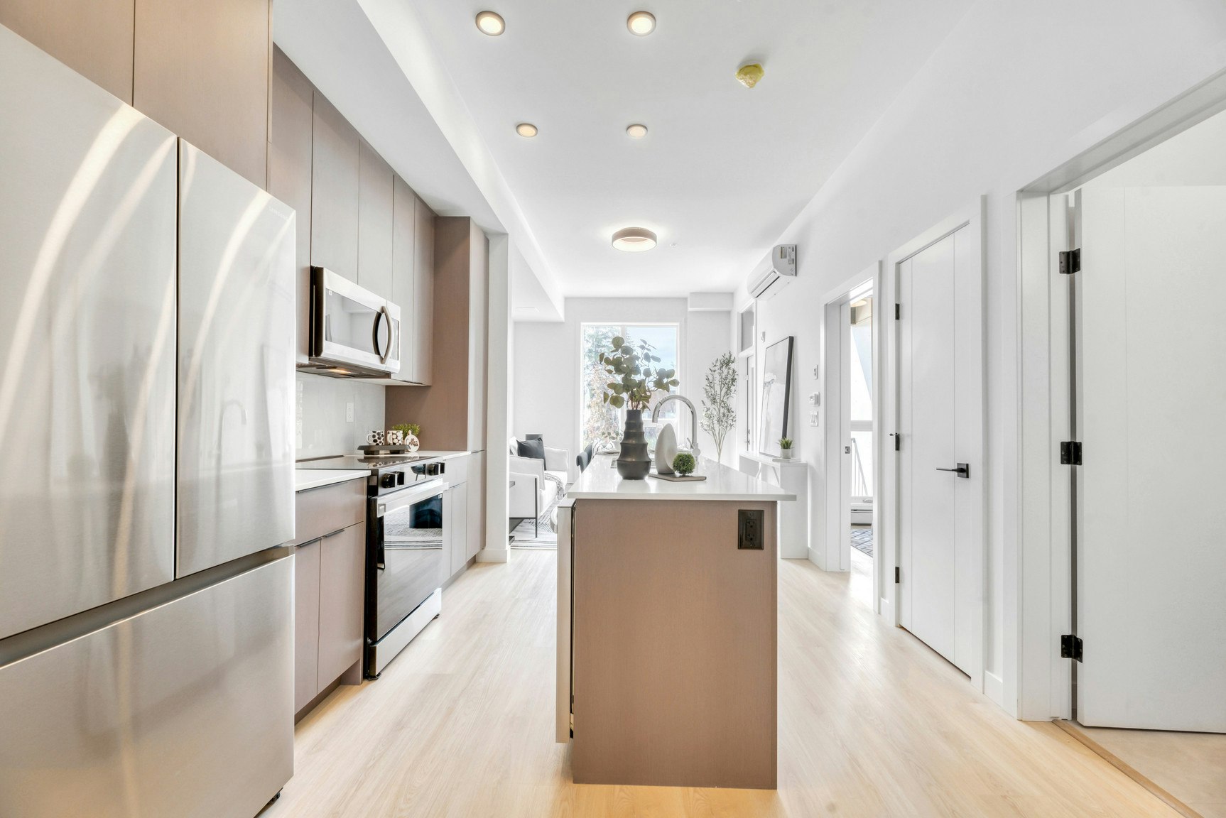 301-2504 22 Street Northwest, Calgary, AB, T2M 3W8 - 22