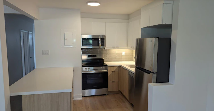 48 Waniska Avenue, Toronto, ON, M8Y 1P9 - 2
