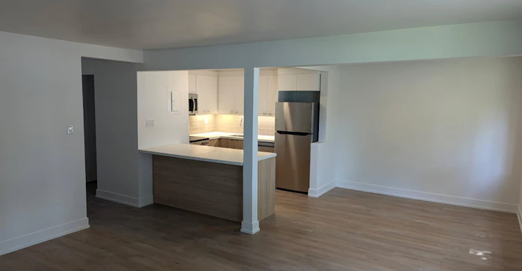 48 Waniska Avenue, Toronto, ON, M8Y 1P9 - 4