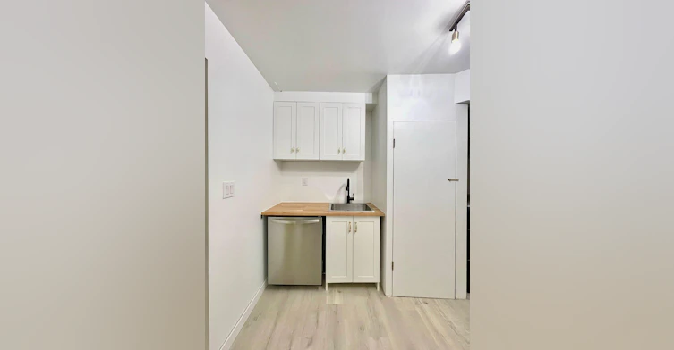 2 Beds-2133 Sperling Avenue, Burnaby, BC, V5B 4K6 - 3