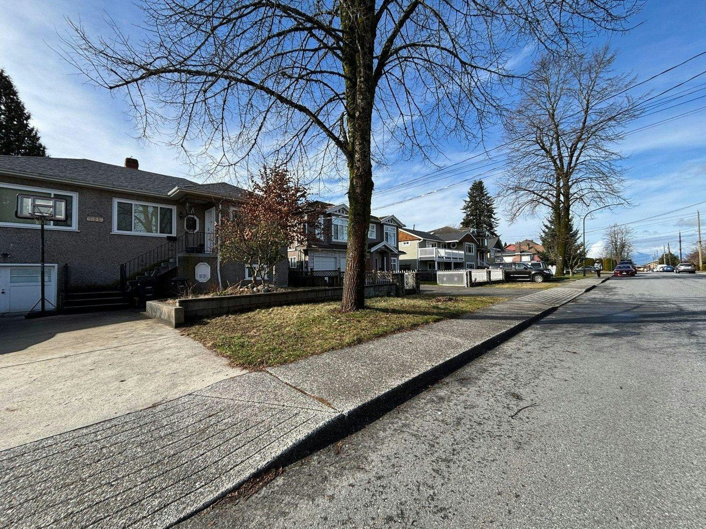 BOTTOM-6819 Linden Avenue, Burnaby, BC, V5E 3G5