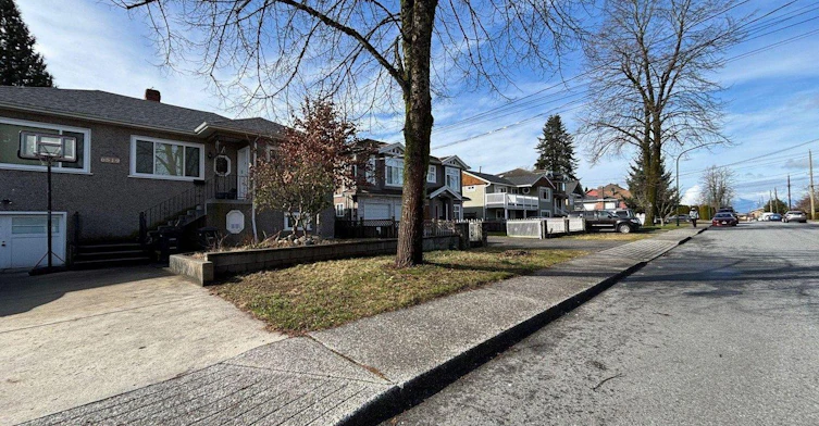 BOTTOM-6819 Linden Avenue, Burnaby, BC, V5E 3G5