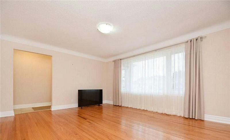 1636 Fisher Avenue, Ottawa, ON, K2C 1X8 - 6