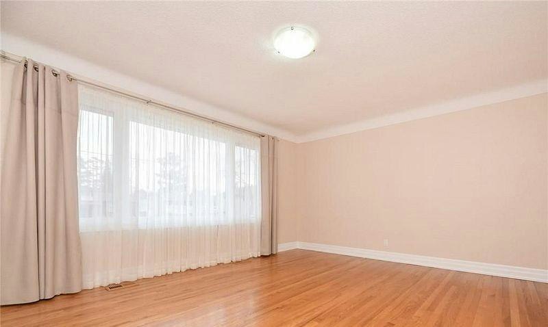 1636 Fisher Avenue, Ottawa, ON, K2C 1X8 - 5