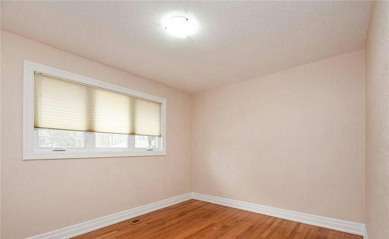 1636 Fisher Avenue, Ottawa, ON, K2C 1X8 - 17