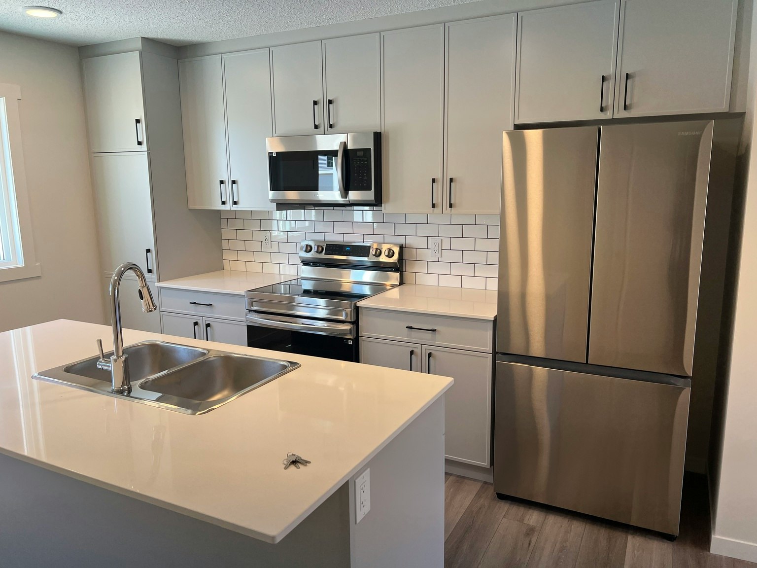 525 Secord Boulevard Nw, Edmonton, AB, T5T 7V3 - 4
