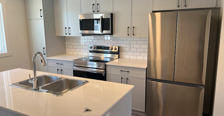 525 Secord Boulevard Nw, Edmonton, AB, T5T 7V3 - 4