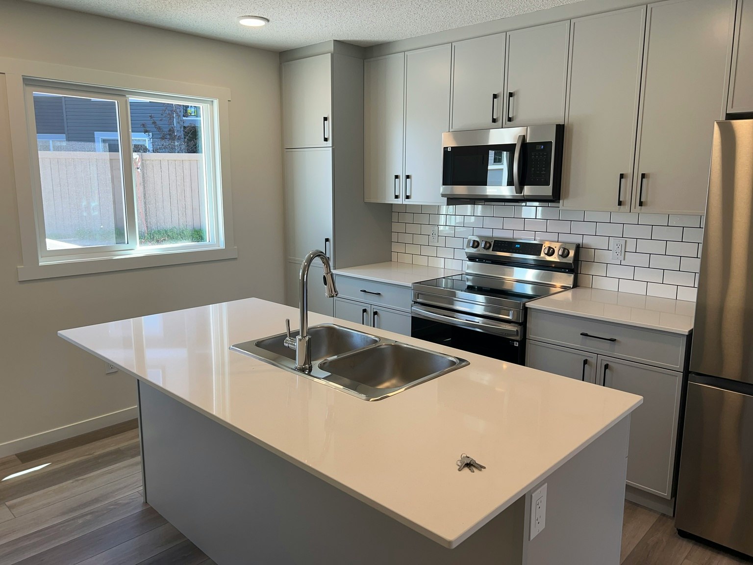 525 Secord Boulevard Nw, Edmonton, AB, T5T 7V3 - 5