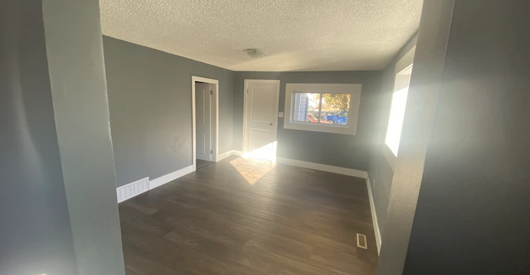 12930 71 Street Northwest, Edmonton, AB, T5C 0M5 - 8