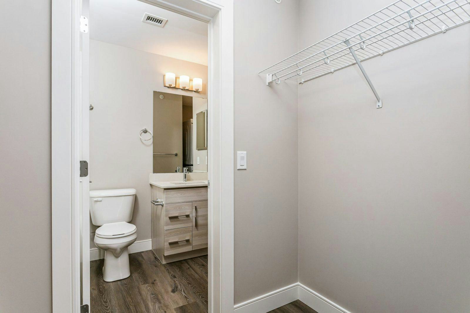 11350 128 Street Northwest, Edmonton, AB, T5M 2T1 - 23