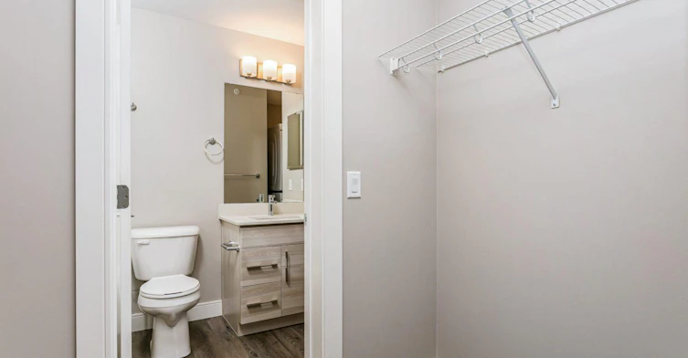 11350 128 Street Northwest, Edmonton, AB, T5M 2T1 - 23