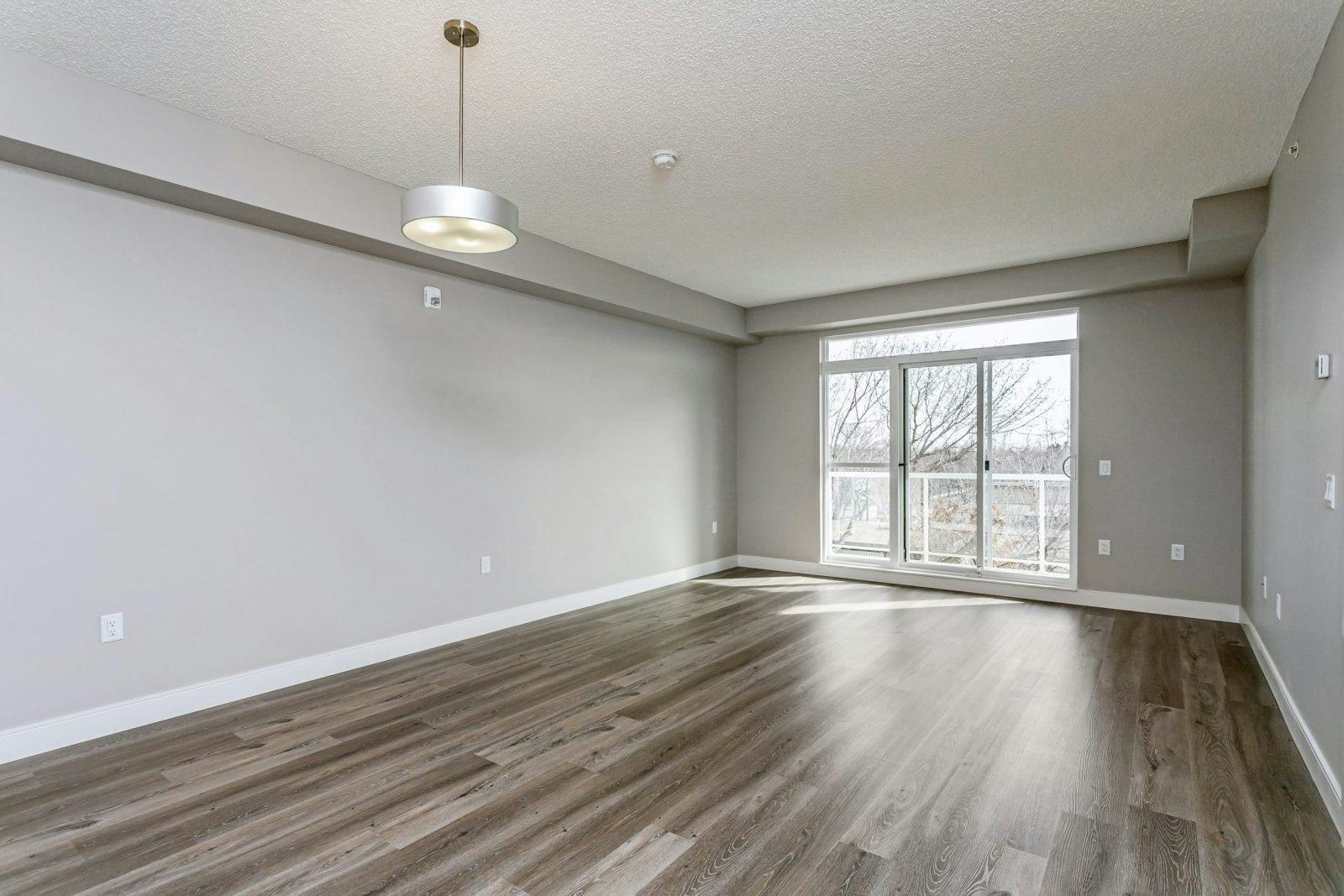 11350 128 Street Northwest, Edmonton, AB, T5M 2T1 - 8