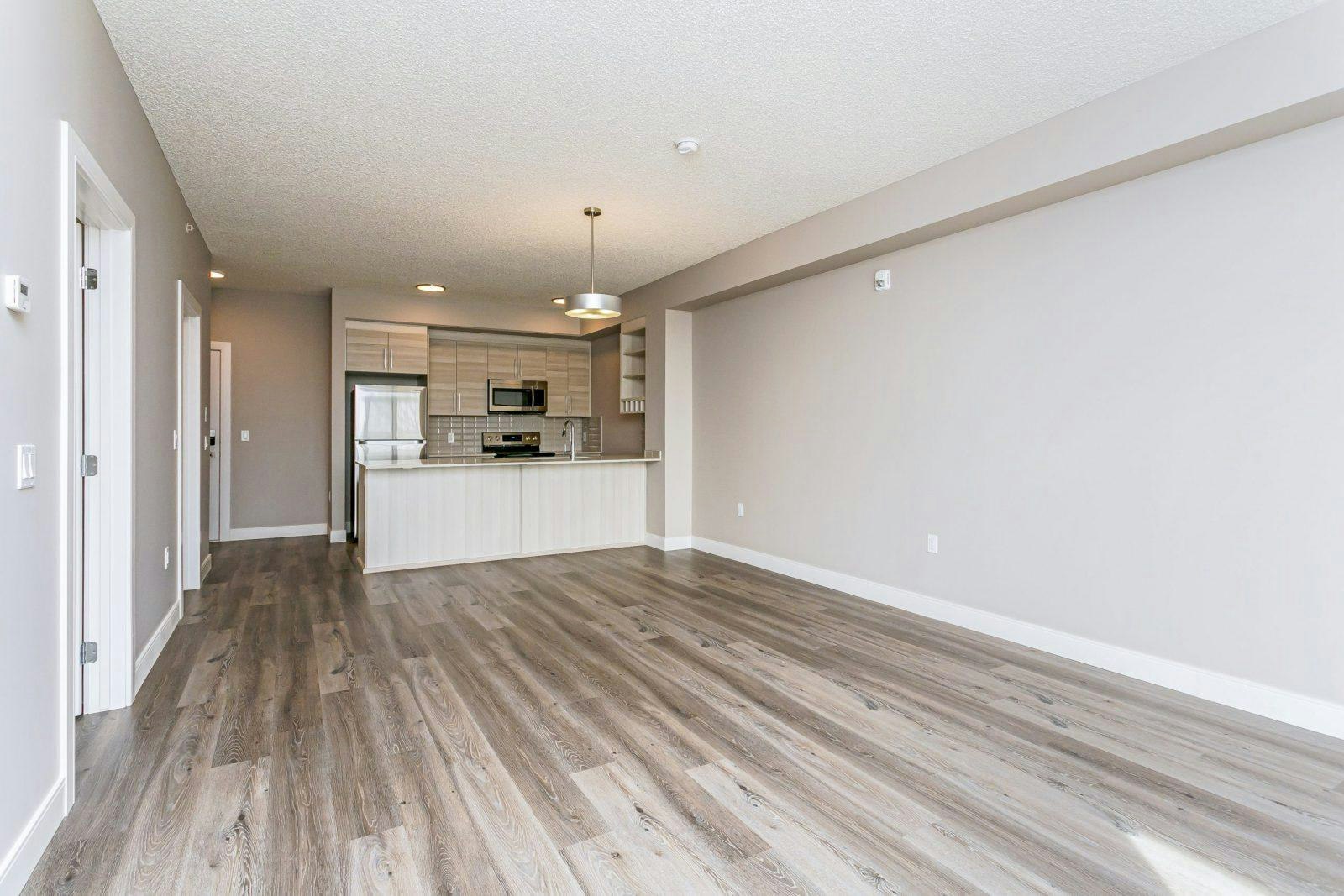 11350 128 Street Northwest, Edmonton, AB, T5M 2T1 - 10