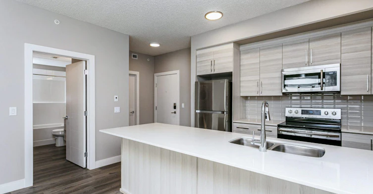 11350 128 Street Northwest, Edmonton, AB, T5M 2T1 - 6