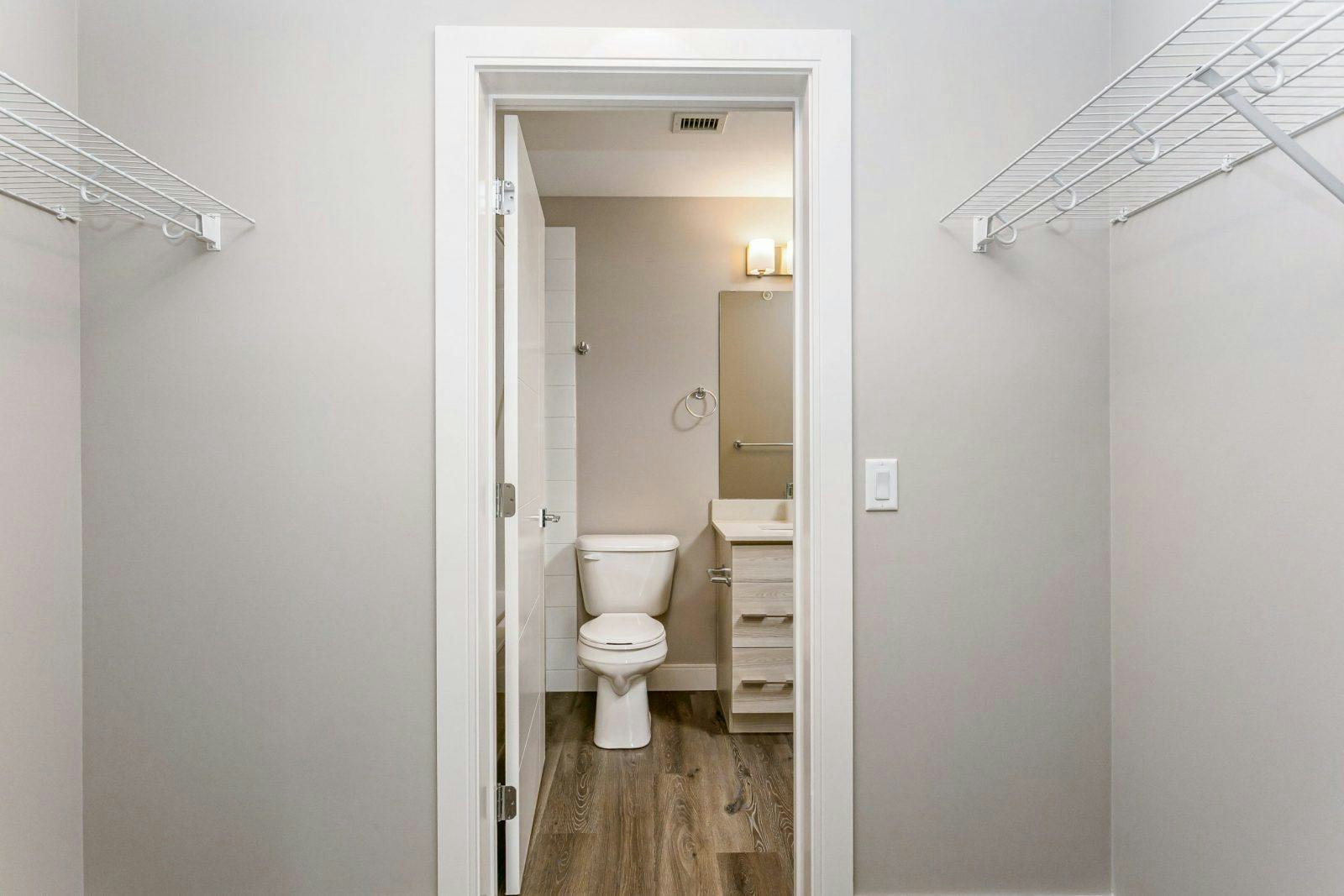 11350 128 Street Northwest, Edmonton, AB, T5M 2T1 - 24