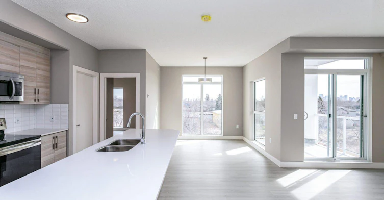 11350 128 Street Northwest, Edmonton, AB, T5M 2T1 - 8