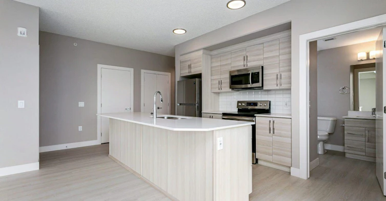 11350 128 Street Northwest, Edmonton, AB, T5M 2T1 - 3