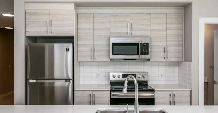 11350 128 Street Northwest, Edmonton, AB, T5M 2T1 - 5