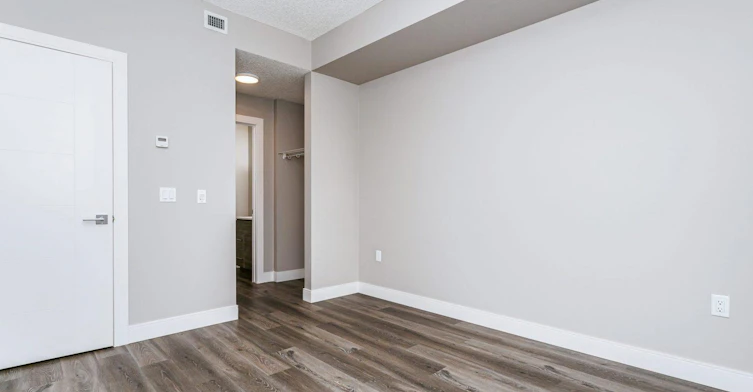 11350 128 Street Northwest, Edmonton, AB, T5M 2T1 - 13