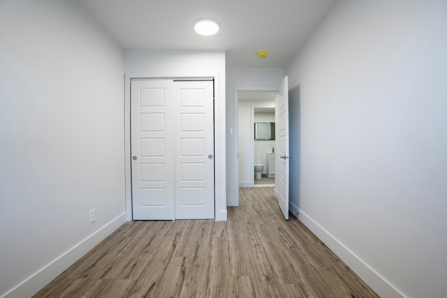 4-7030 De La Côte Saint Luc Chemin, Montréal, QC, H4V 1J3 - 4