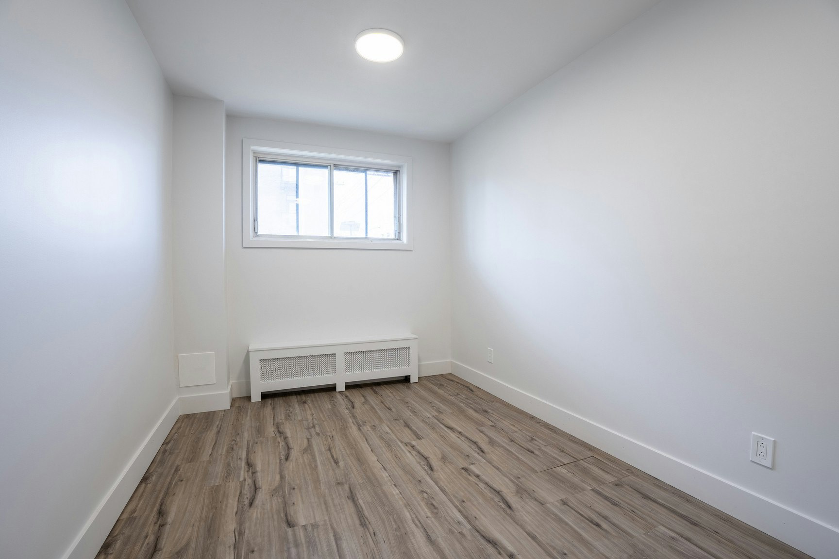 4-7030 De La Côte Saint Luc Chemin, Montréal, QC, H4V 1J3 - 5