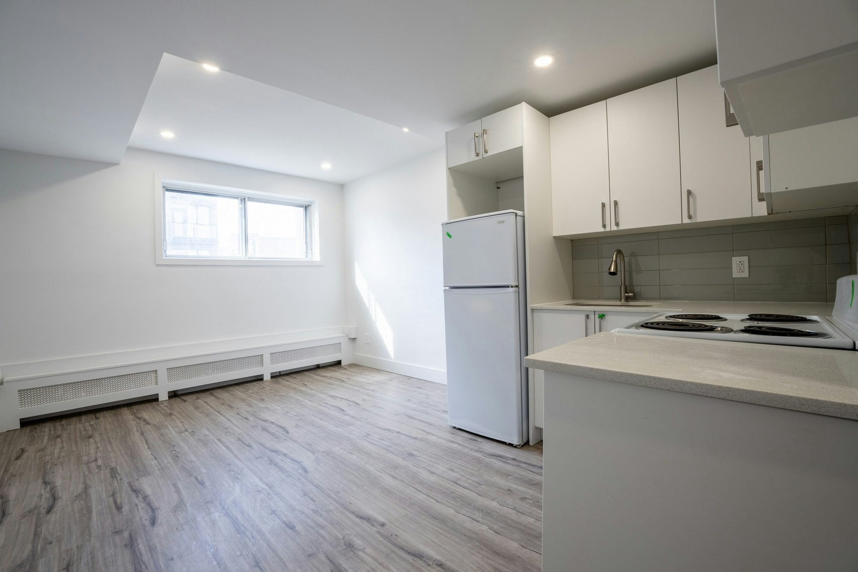 4-7030 De La Côte Saint Luc Chemin, Montréal, QC, H4V 1J3 - 8